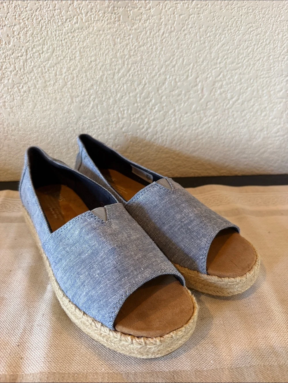 TOMS Blue Chambray Open Toe Platform Alpargatas